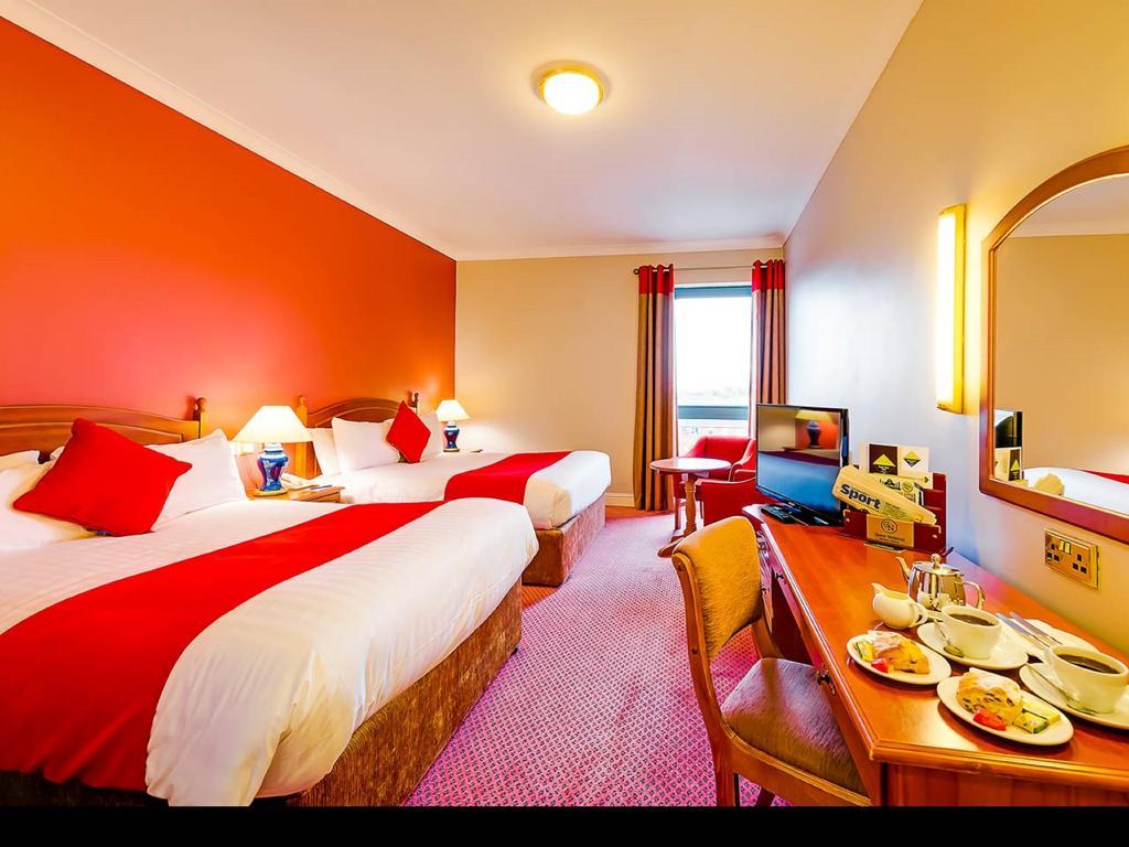 Great National South Court Hotel Limerick Room photo