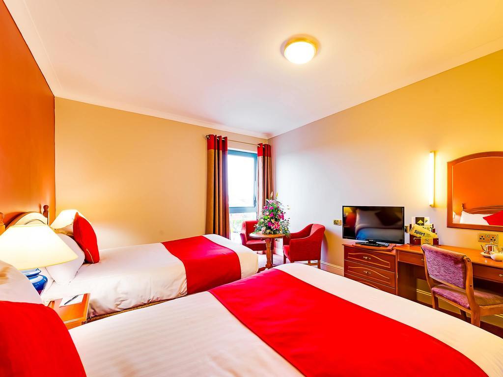 Great National South Court Hotel Limerick Room photo